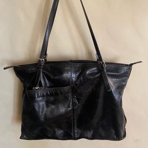Hobo Large Leather purse with zipper closure